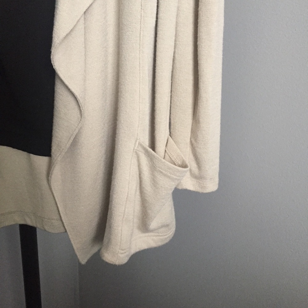 -•Cardigan•- - Picture 3 of 5